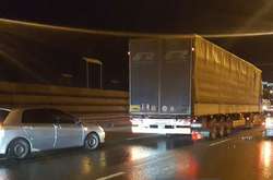 На столичному Південному мосту сталася масштабна ДТП: є загиблі