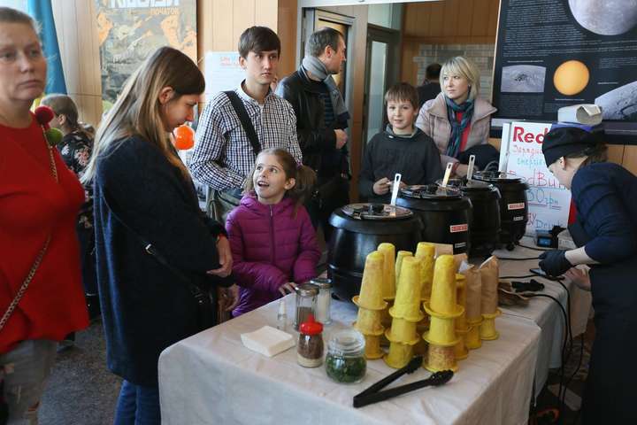 Мікс науки, мистецтва та IT. Фоторепортаж з фестивалю винахідників Lviv Mini Maker Faire