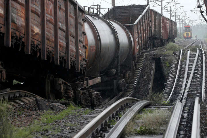 Бойовики блокують ремонт залізниці на Донеччині 