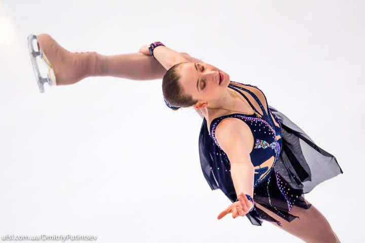 Хниченкова не дотягнулася до медалі на турнірі з фігурного катання в Естонії