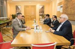 Кличко зустрівся з керівниками асоціацій міст Франції і Польщі 