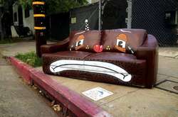 Художник показал, как из выброшенных вещей можно сделать настоящий шедевр