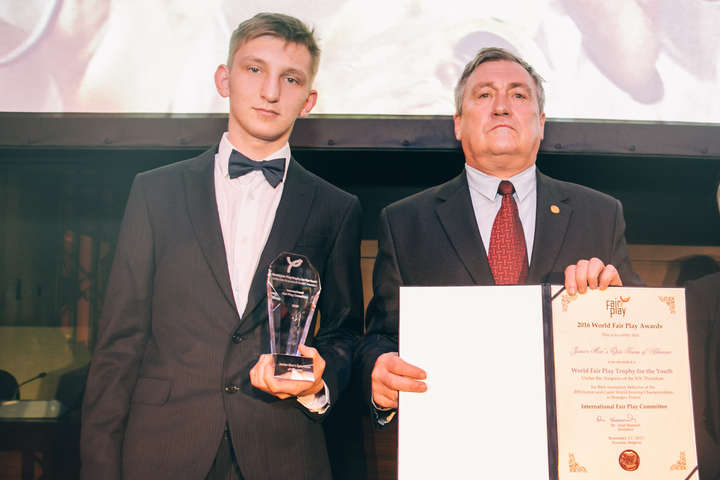 Українські шпажисти отримали нагороду від Міжнародного комітету чесної гри