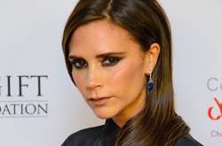 Икона стиля Виктория Бекхэм примеряла смешной наряд индейки