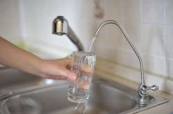 На Позняках житлові будинки залишать без питної води