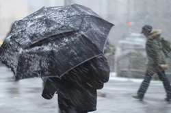 Синоптики прогнозують на четвер сніг, ожеледицю і сильний вітер