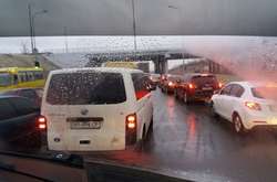 Гололед спровоцировал транспортный коллапс в Запорожье