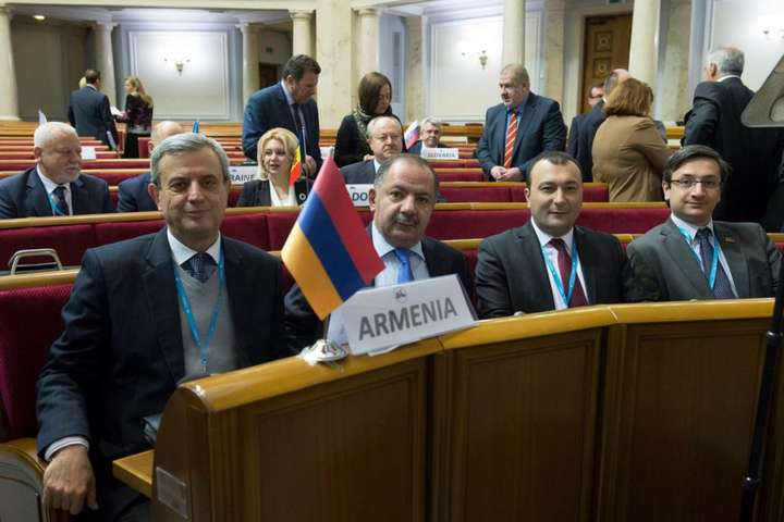 Вірменська делегація на знак протесту покинула засідання ПАЧЕС 