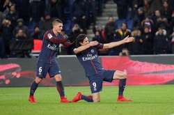 Кавані святкує гол