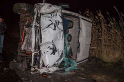 ДТП поблизу Дніпра: легковик влетів в мікроавтобус, жінка-водій загинула