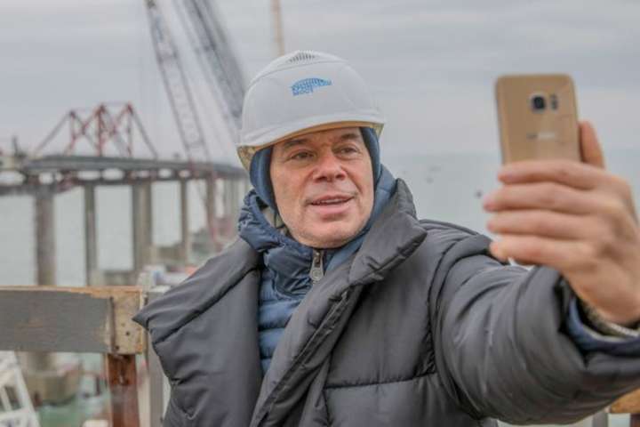 Газманов дав концерт для будівельників Керченського мосту