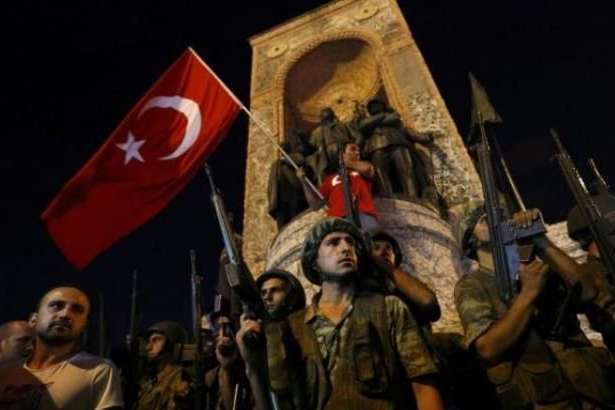 У Туреччині засуджено до довічного ув’язнення 28 військових за участь у путчі