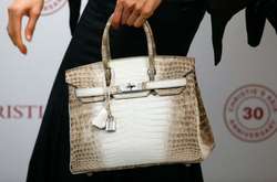 На аукционе продана самая дорогая в мире женская сумочка