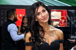 Привабливі дівчата Лос-Анджелеського автосалону. Фотогалерея