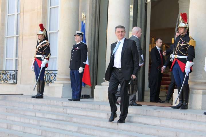 Україна відкриє у Франції три почесні консульства