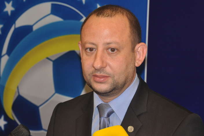 Володимир Генінсон - Генінсон: У всіх матчах 18 і 19 турів футболістів будуть виводити діти в футболках до річниці ЗСУ
