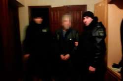 На Одещині чоловік взяв у заручники дружину і дочку і погрожував перехожим «коктейлем Молотова»