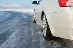 Завтра в Україні буде мокрий сніг і ожеледиця