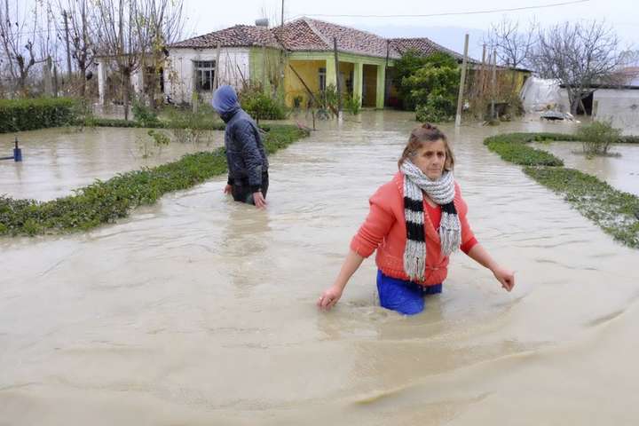 Дощі в Албанії: південь країни затопило, людей евакуюють