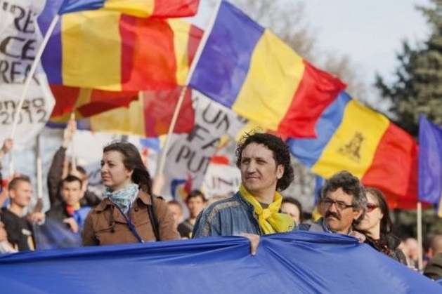 Прихильники об’єднання Молдови та Румунії провели марш у Кишиневі