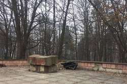 У Львові невідомі пошкодили пам’ятник комуністу Великановичу