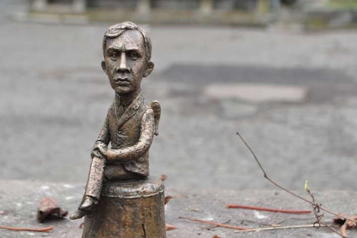 В Ужгороді встановили дві нові мініатюрні скульптури