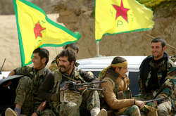 США припинять постачати зброю сирійським курдам