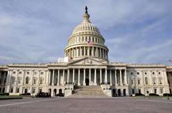 США продовжать постачати зброю Україні