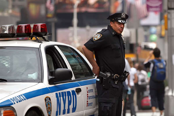У Нью-Йорку автомобіль навмисно в'їхав у натовп: один загиблий