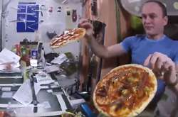 Приготування піци на Міжнародній космічній станції: майстер-клас від космонавтів (відео)
