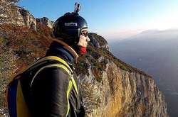 Бейсджампер Олександр Погрєбов