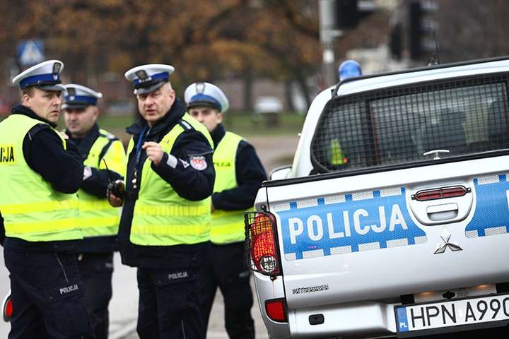 Стрілянина під час пограбування у Польщі: один поліцейський загинув, трьох поранено