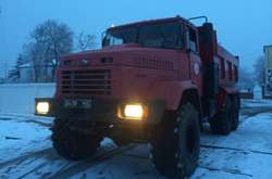 Снегопады парализовали Закарпатье: сотни авто оказались в пробках