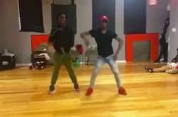 Стал популярен флешмоб «Перешагни коробку». И он не так уж прост, как кажется