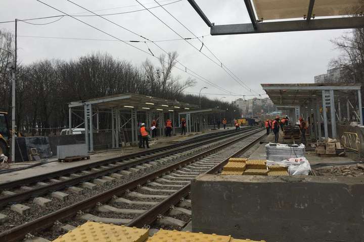 Три станції на Борщагівській лінії швидкісного трамваю обіцяють відремонтувати до кінця року