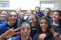 Англійські регбістки знялися у відвертій фотосесії для благодійного календаря (фотогалерея)