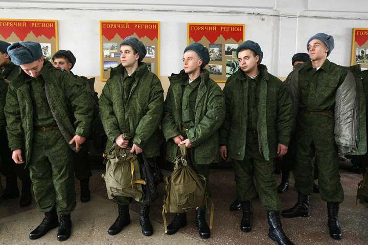 Троє семирічних дітей у Росії отримали виклики до військкомату