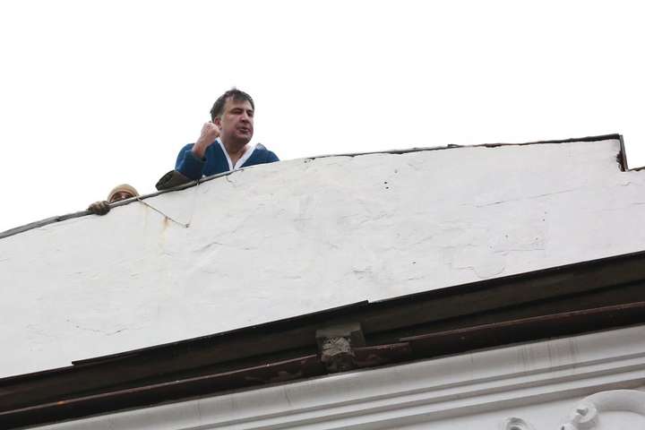 Міхо на даху. Шалений день Саакашвілі