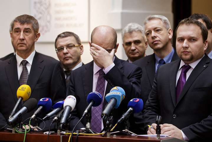 Президент Чехії прийняв відставку уряду