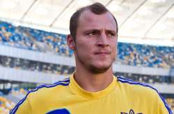 Український нападник Зозуля привітав волонтерів зі святом і заспівав