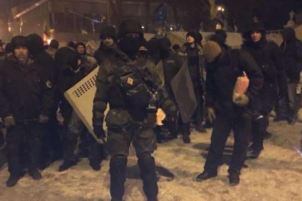 Події в наметовому містечку під Радою, ранок 6 грудня - Штурм табору Саакашвілі: у поліції назвали кількість постраждалих правоохоронців