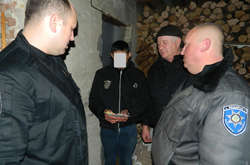 Підліток, який пограбував супермаркет на Одещині, попався на крадіжці тістечок