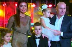 Алекскандр Ярославский с супругой Мариной и детьми