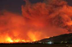 Каліфорнія потерпає від масштабних лісових пожеж, евакуйовано 200 тисяч людей