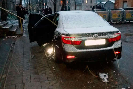 В Харькове взорвали автомобиль с майором полиции
