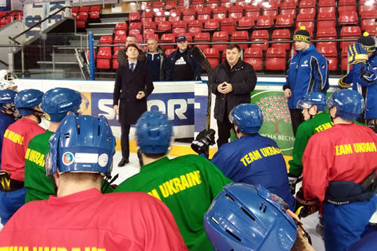 Молодіжна збірна України вирушила на чемпіонат світу з хокею