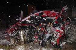 Смертельное ДТП под Житомиром: грузовик протаранил авто с иностранцами