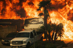 Масштабные лесные пожары в США: объявлен рекордный уровень опасности 