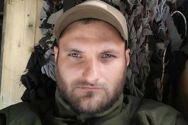 На Донбассе от пули снайпера погиб украинский боец