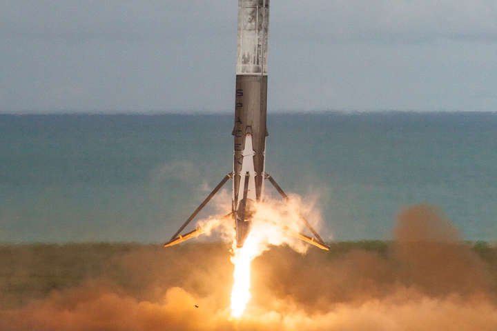 Вперше в історії буде повторно запущено до космосу ракету і корабель